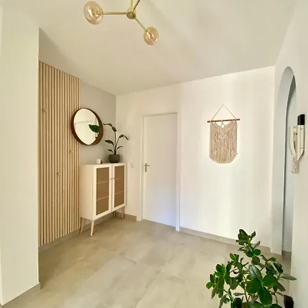 Boho Apartment Mit Balkon I Tiefgarage I Zentrum