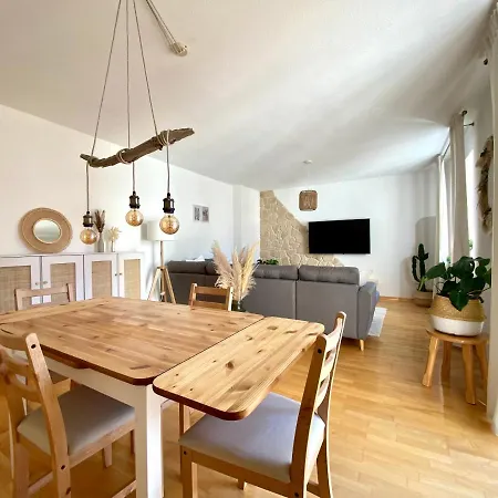 Boho Apartment Mit Balkon I Tiefgarage I Zentrum