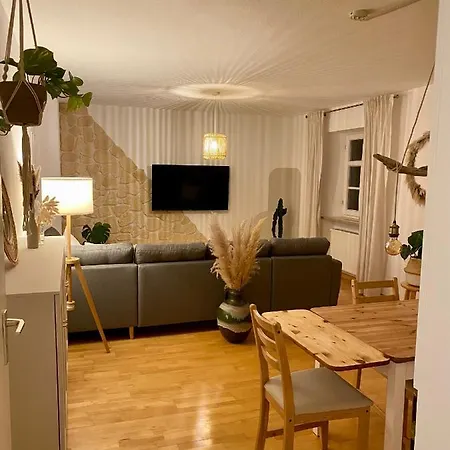Boho Apartment Mit Balkon I Tiefgarage I Zentrum *