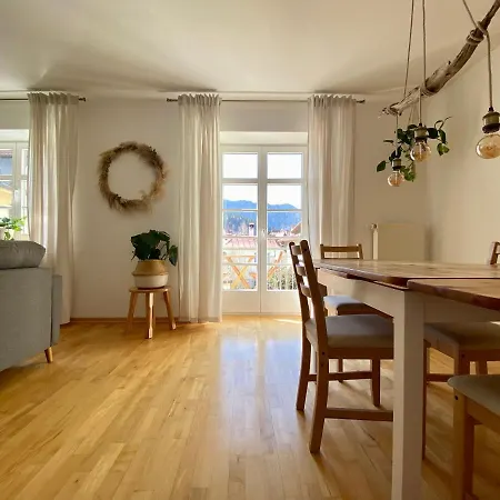 Boho Apartment Mit Balkon I Tiefgarage I Zentrum דירה *